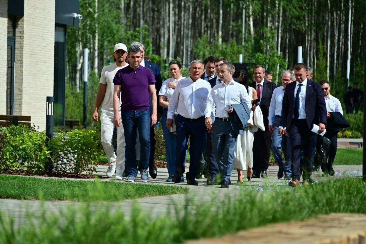 «Шәп булган бу»: Минниханов оценил новый жилкомплекс в Иннополисе