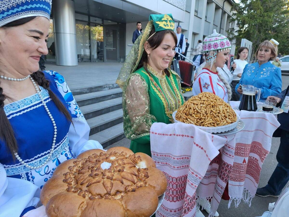 Родина матери Нуриева и зал космонавтики: алькеевцы показали День культуры в Казани